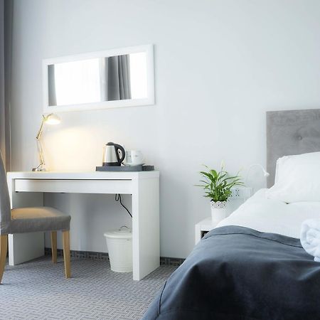 Hotel Inner City Kutno Esterno foto