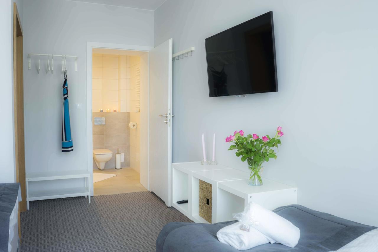 Hotel Inner City Kutno Esterno foto
