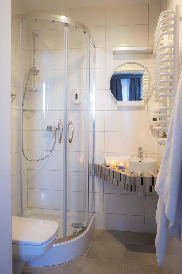 Hotel Inner City Kutno Esterno foto