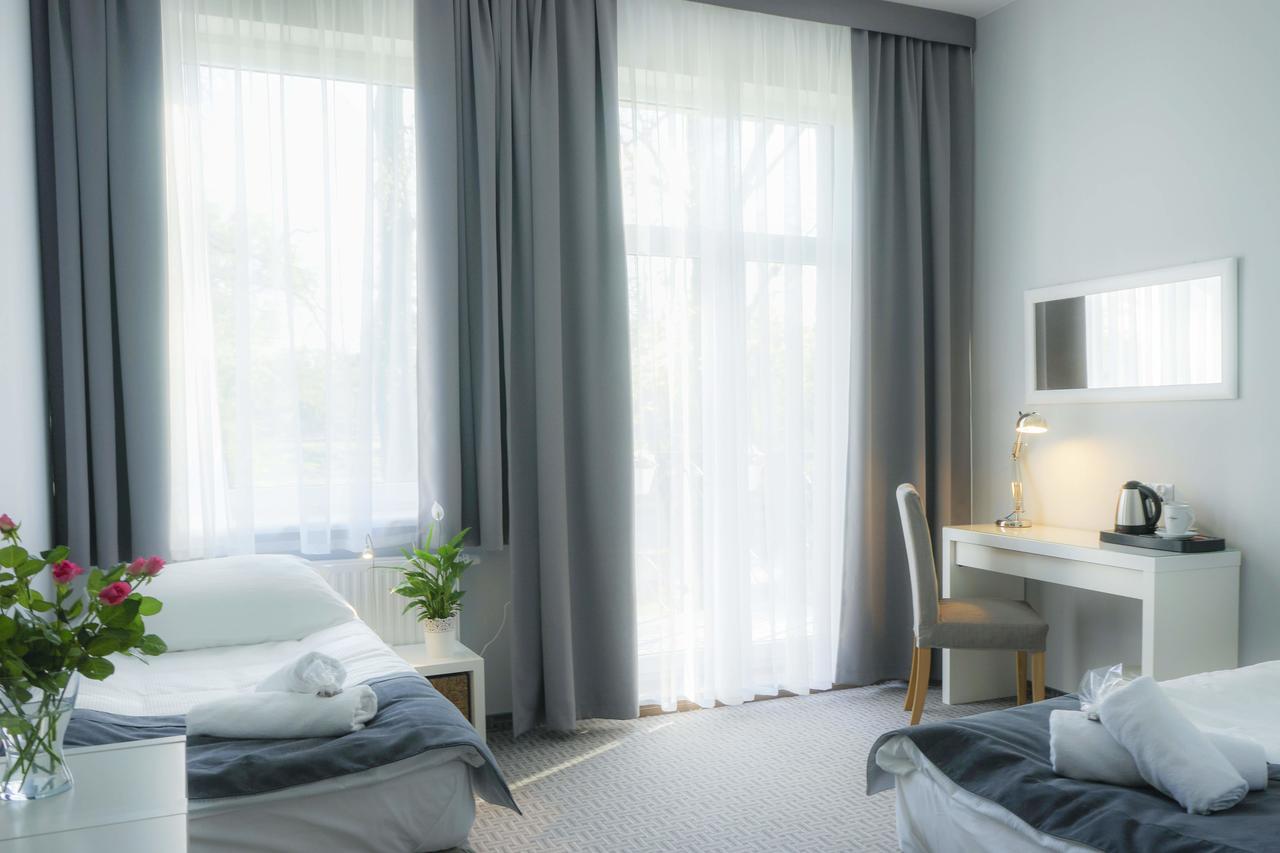 Hotel Inner City Kutno Esterno foto