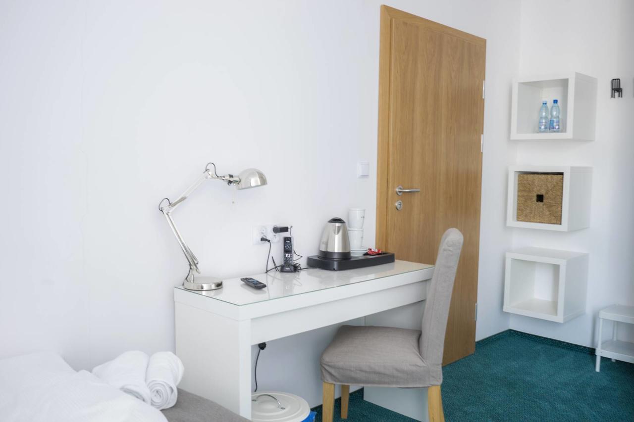 Hotel Inner City Kutno Esterno foto