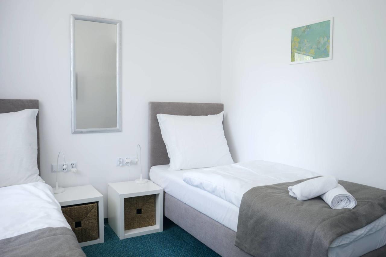 Hotel Inner City Kutno Esterno foto