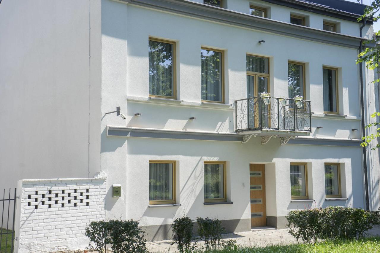 Hotel Inner City Kutno Esterno foto